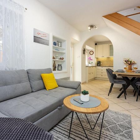 Kuca Za Odmor Antic - Holiday House Antic Novi Vinodolski Kültér fotó