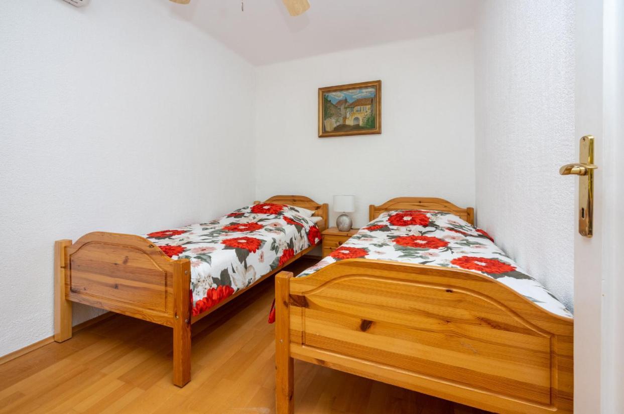 Kuca Za Odmor Antic - Holiday House Antic Novi Vinodolski Kültér fotó